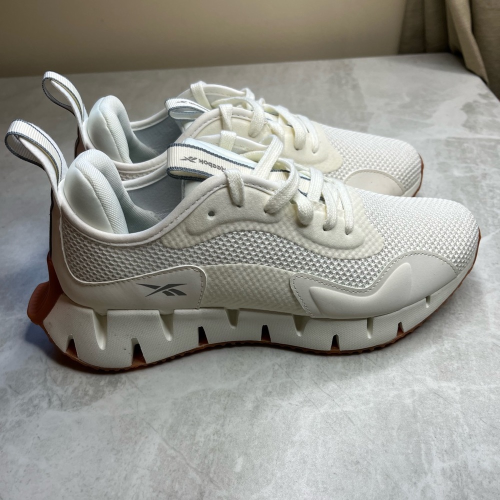 Brand New Reebok Women’s Zig Dynamica Size 8 - Picture 3 of 12